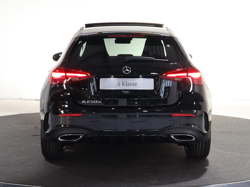 Mercedes-Benz A 250 250e Business Solution AMG | Panoramaschuifdak | P — photo 4