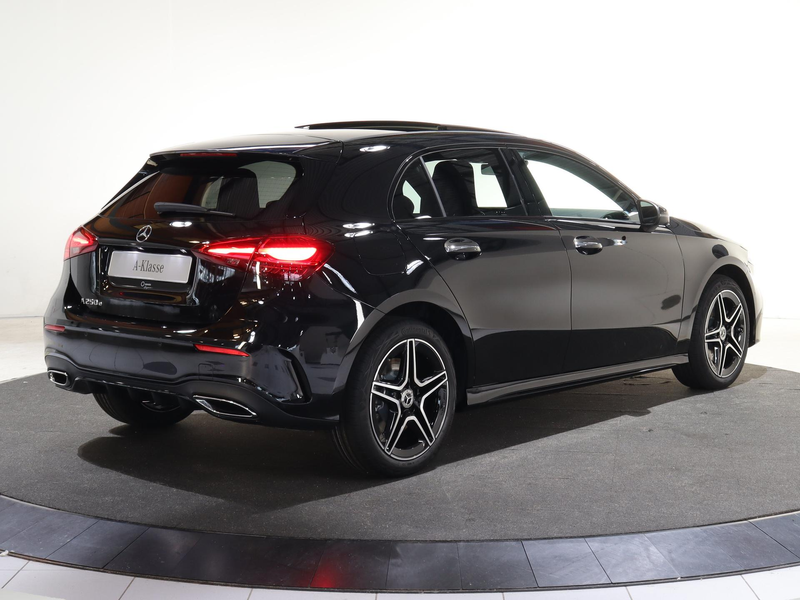 Mercedes-Benz A 250 250e Business Solution AMG | Panoramaschuifdak | P — photo 2