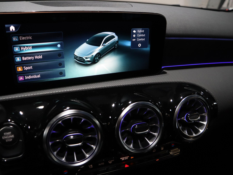Mercedes-Benz A 250 250e Business Solution AMG | Panoramaschuifdak | P — photo 12