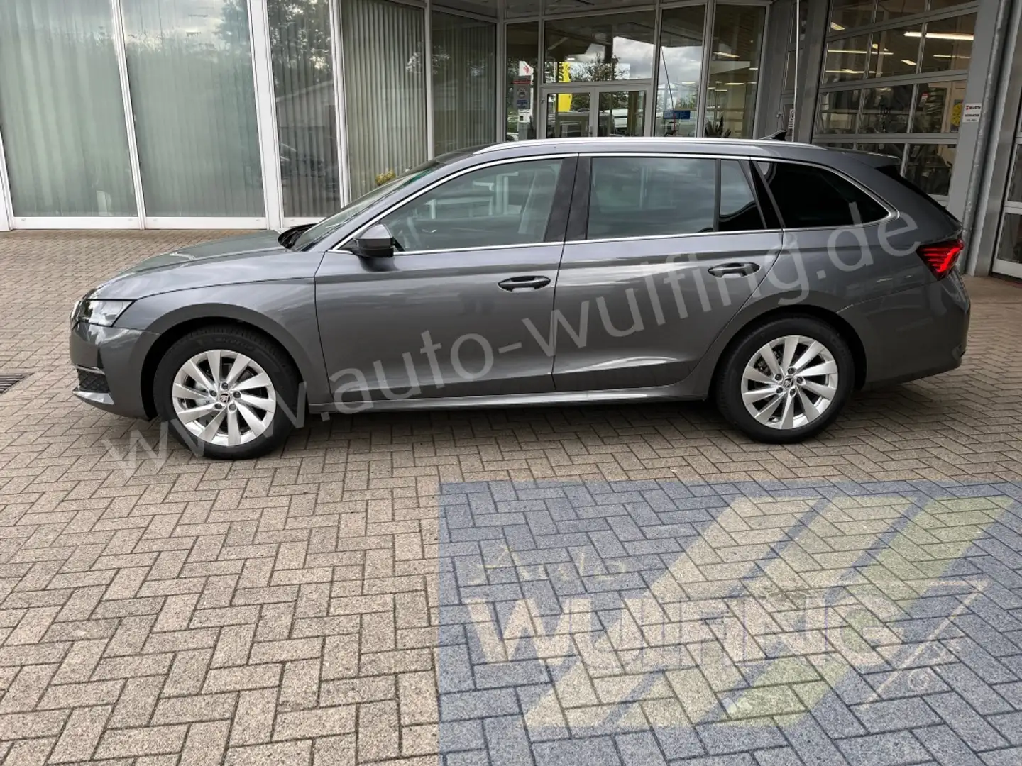 Skoda Octavia Combi 2.0TDI DSG Top-Selection Grau - 2