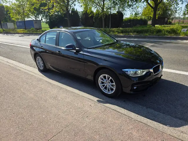 BMW 318 i 1°EIG. IN ZEER GOEDE STAAT MET VEEL OPTIES !!