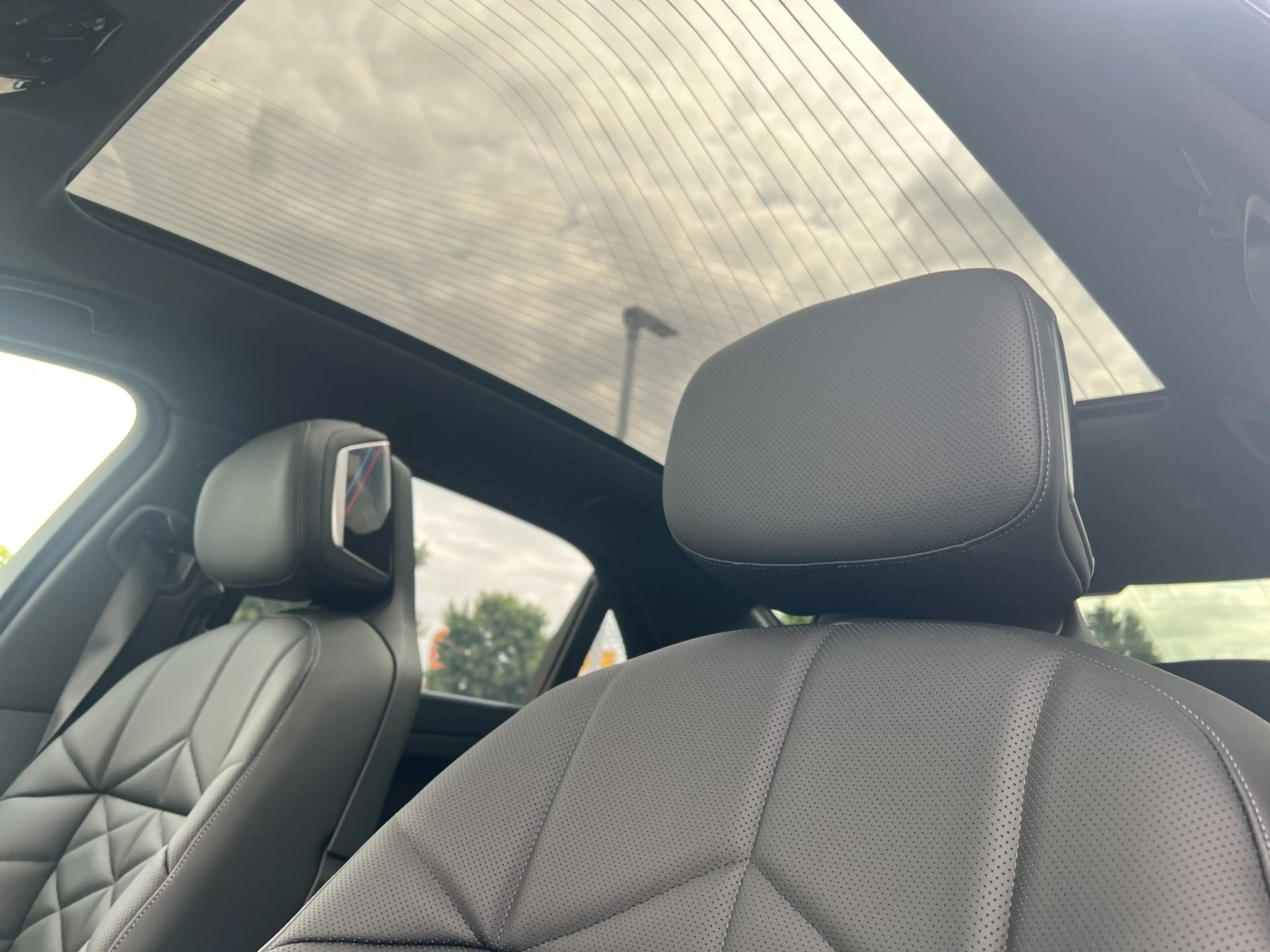 BMW 740 d xDrive Limousine M Sportpaket — photo 12