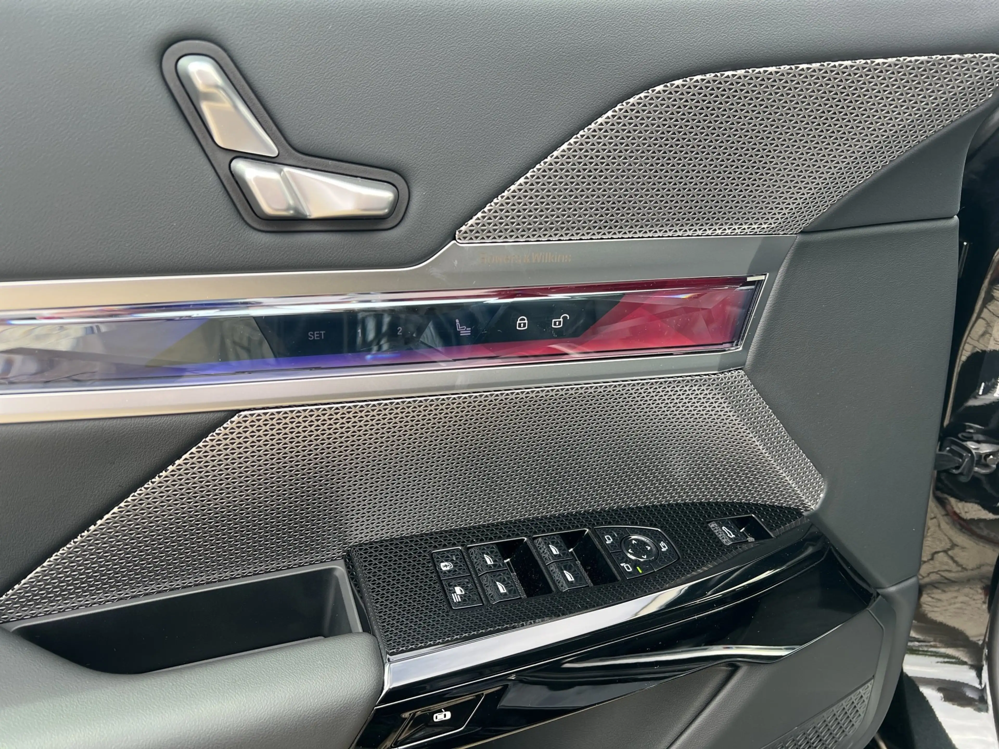 BMW 740 d xDrive Limousine M Sportpaket — photo 14
