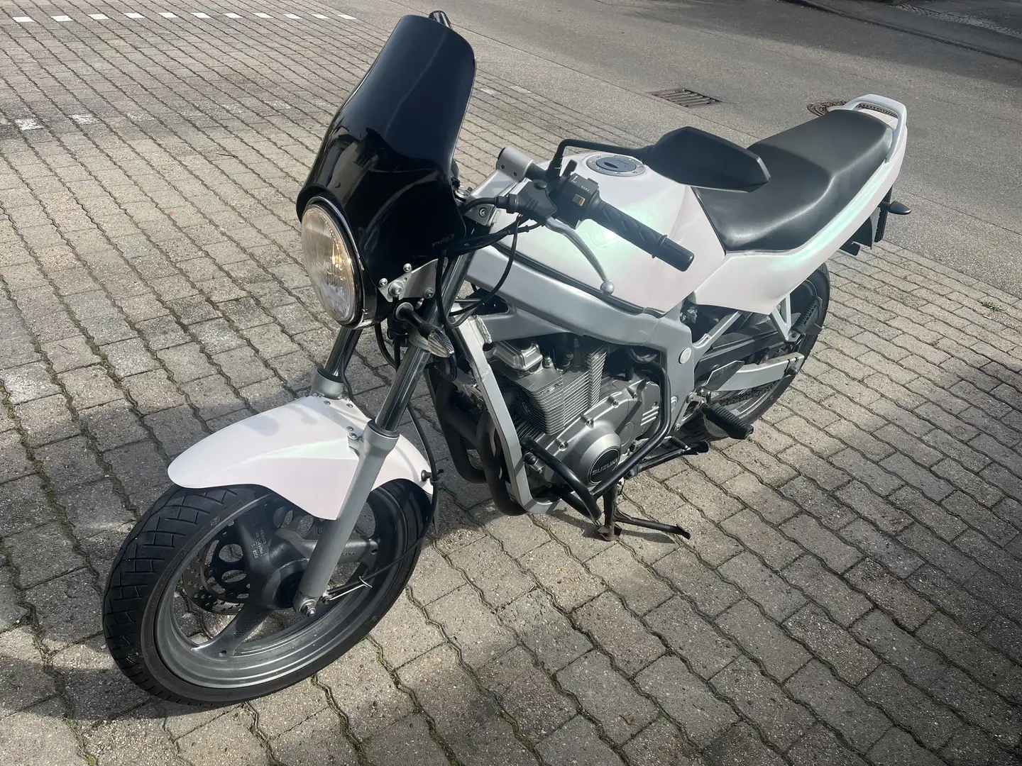 Suzuki GS 500 neues hinterrad und HU bis 04/27 - 2