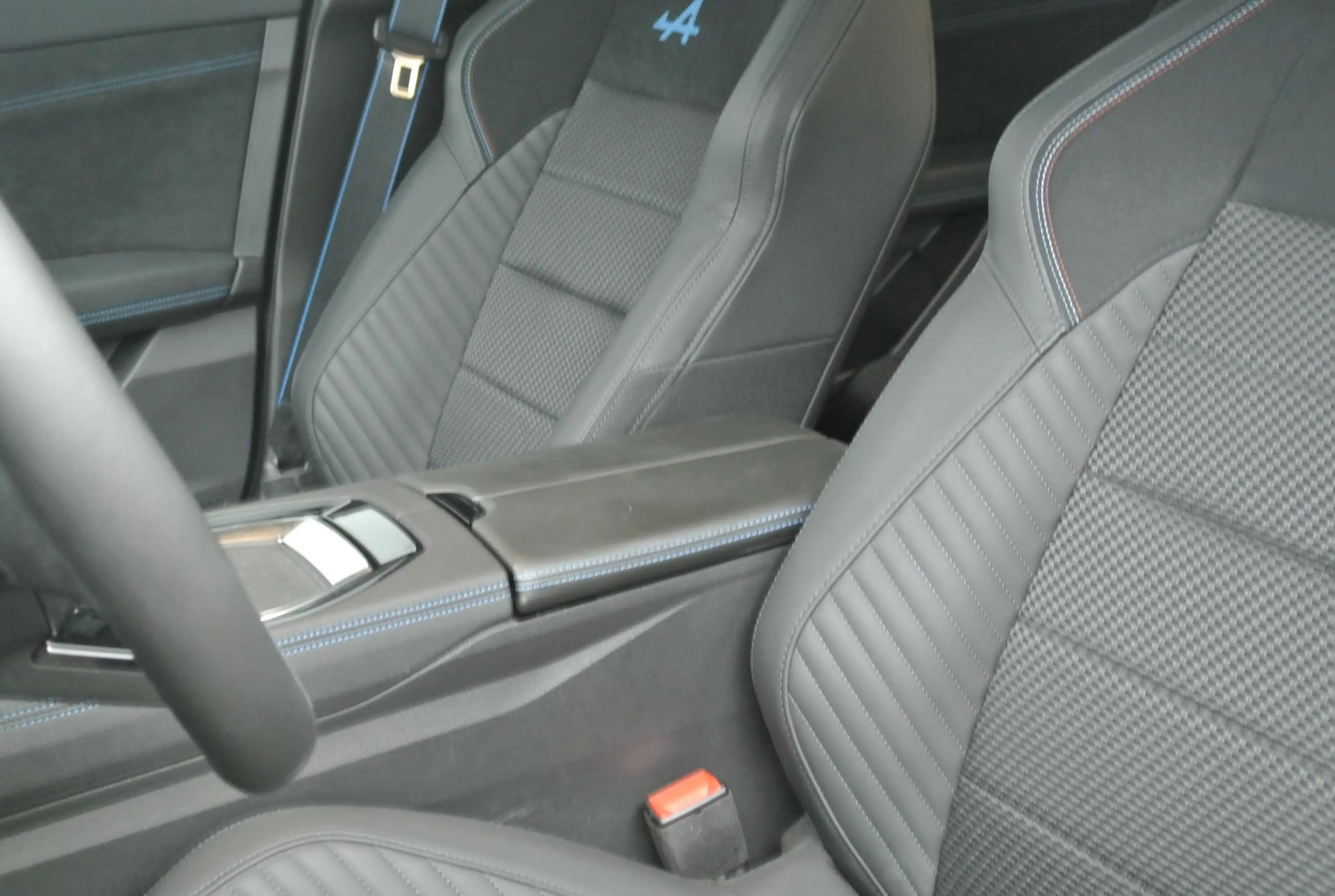 Renault Espace E-Tech full hybrid 200 esprit Alpine 7p. | Pack Pr — photo 8