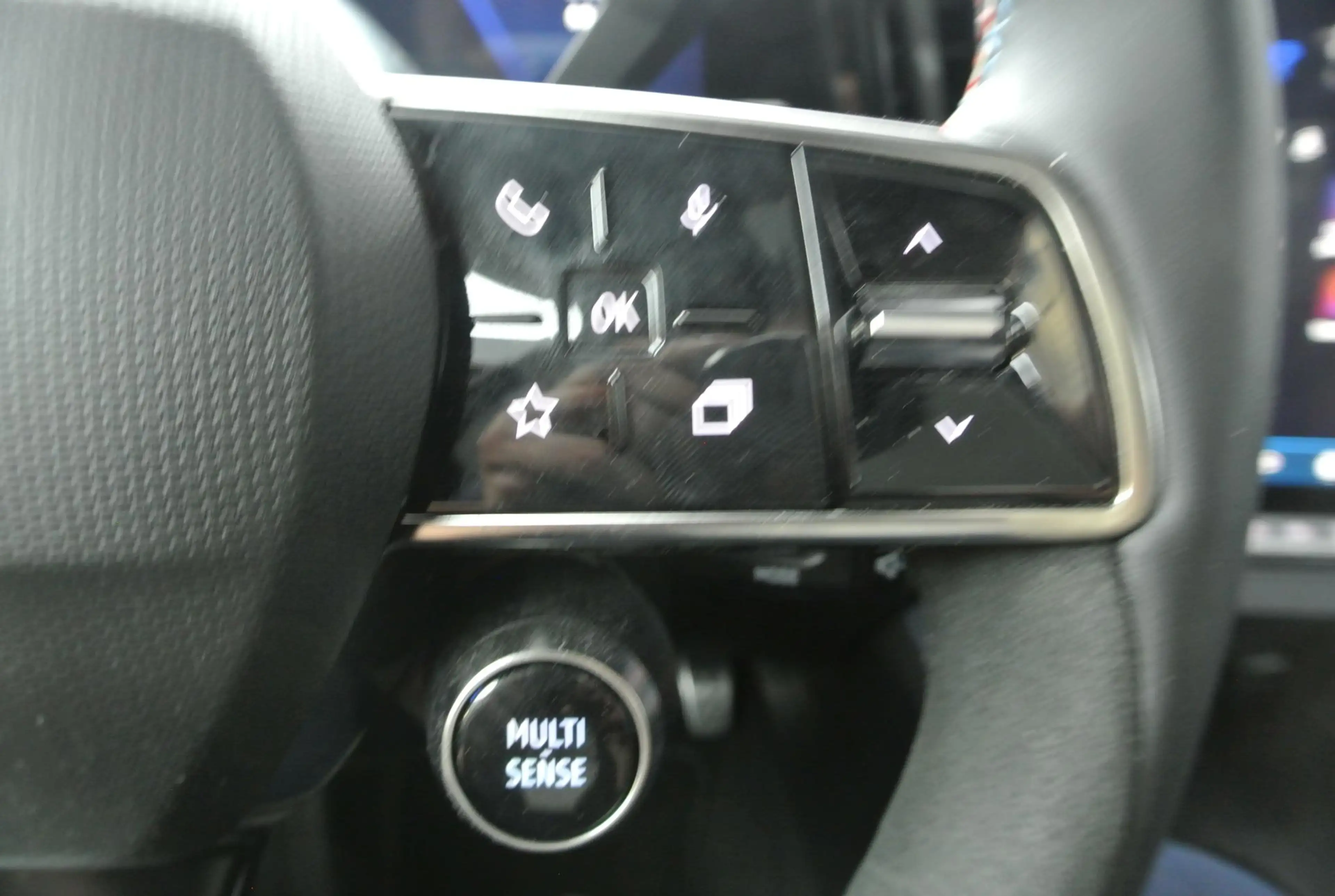 Renault Espace E-Tech full hybrid 200 esprit Alpine 7p. | Pack Pr — photo 35
