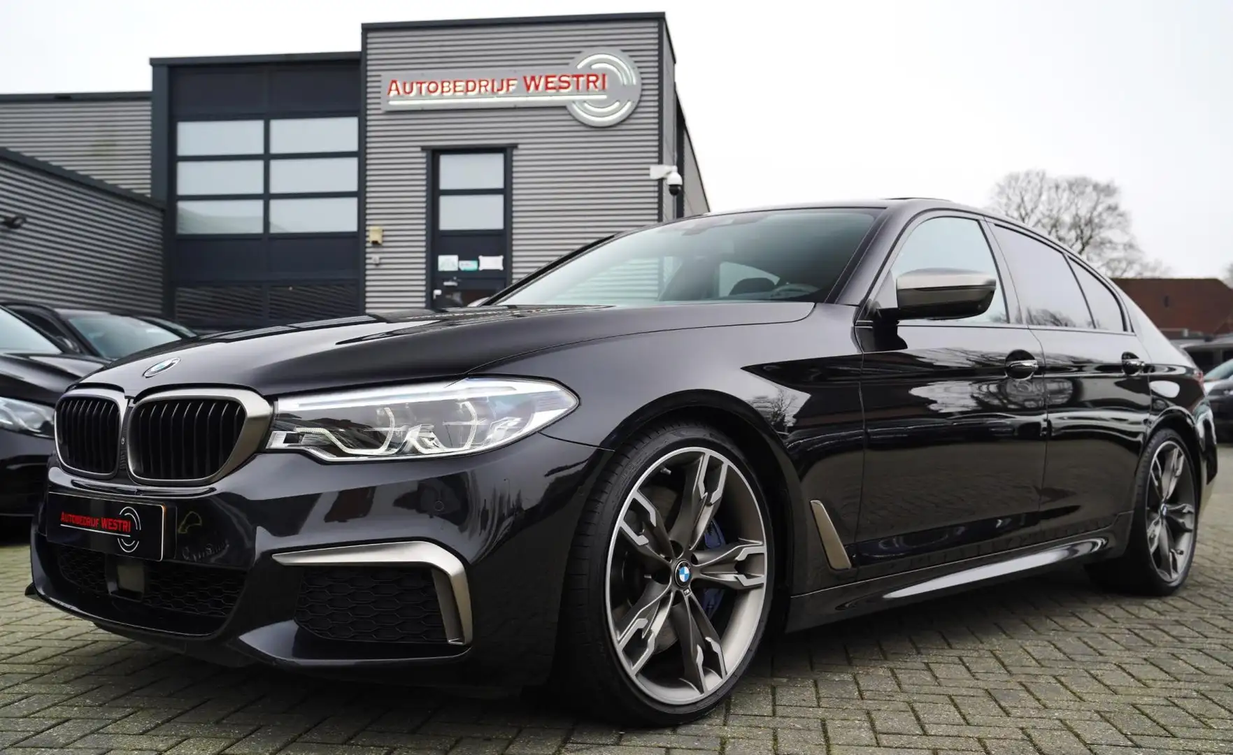 BMW M550 5-serie M550i xDrive High Executive | 360 cam | Ha Zwart - 1