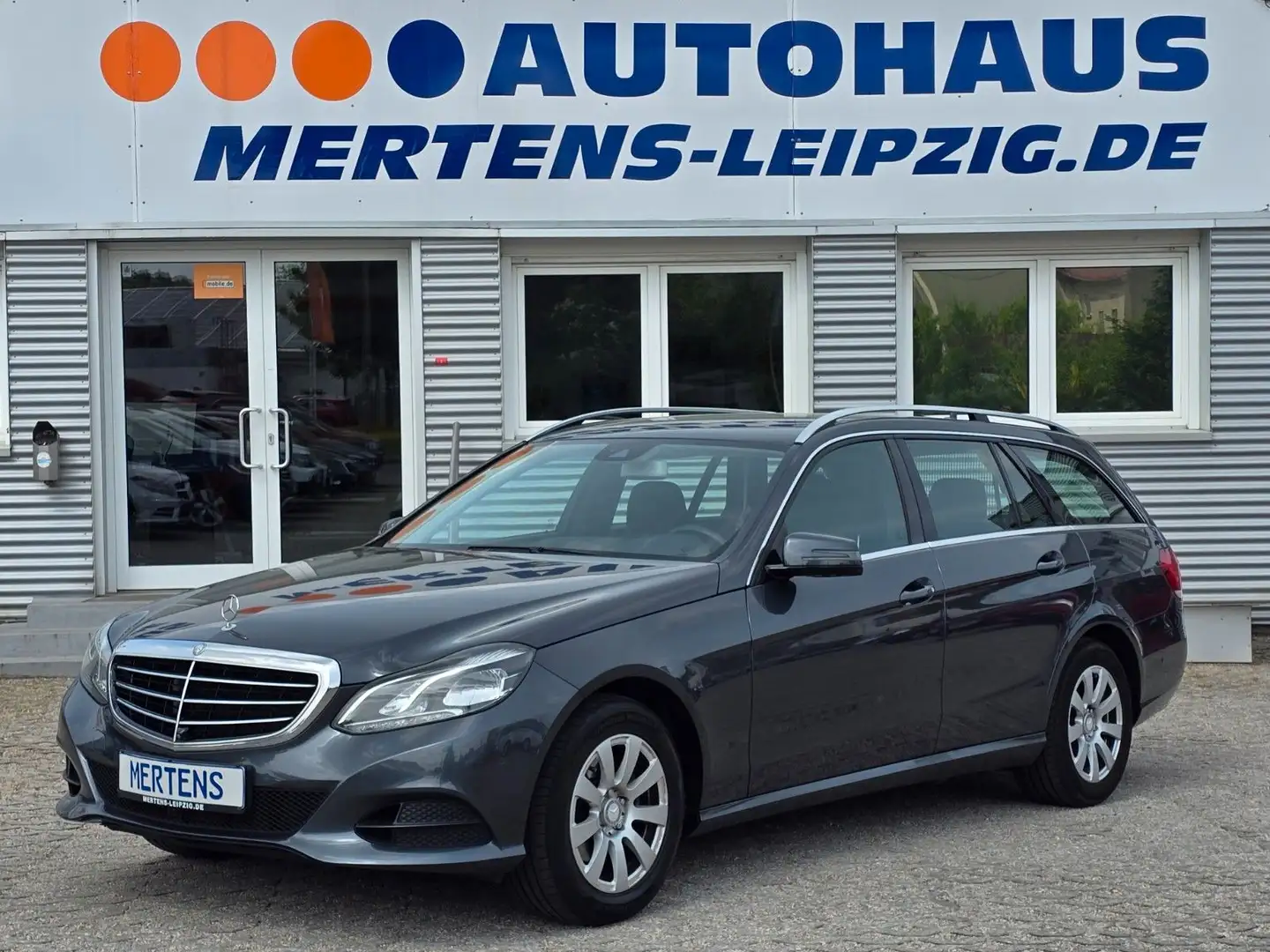 Mercedes-Benz E 220 T LED Comand SHZ PDC 360° Gewerbe Grau - 1