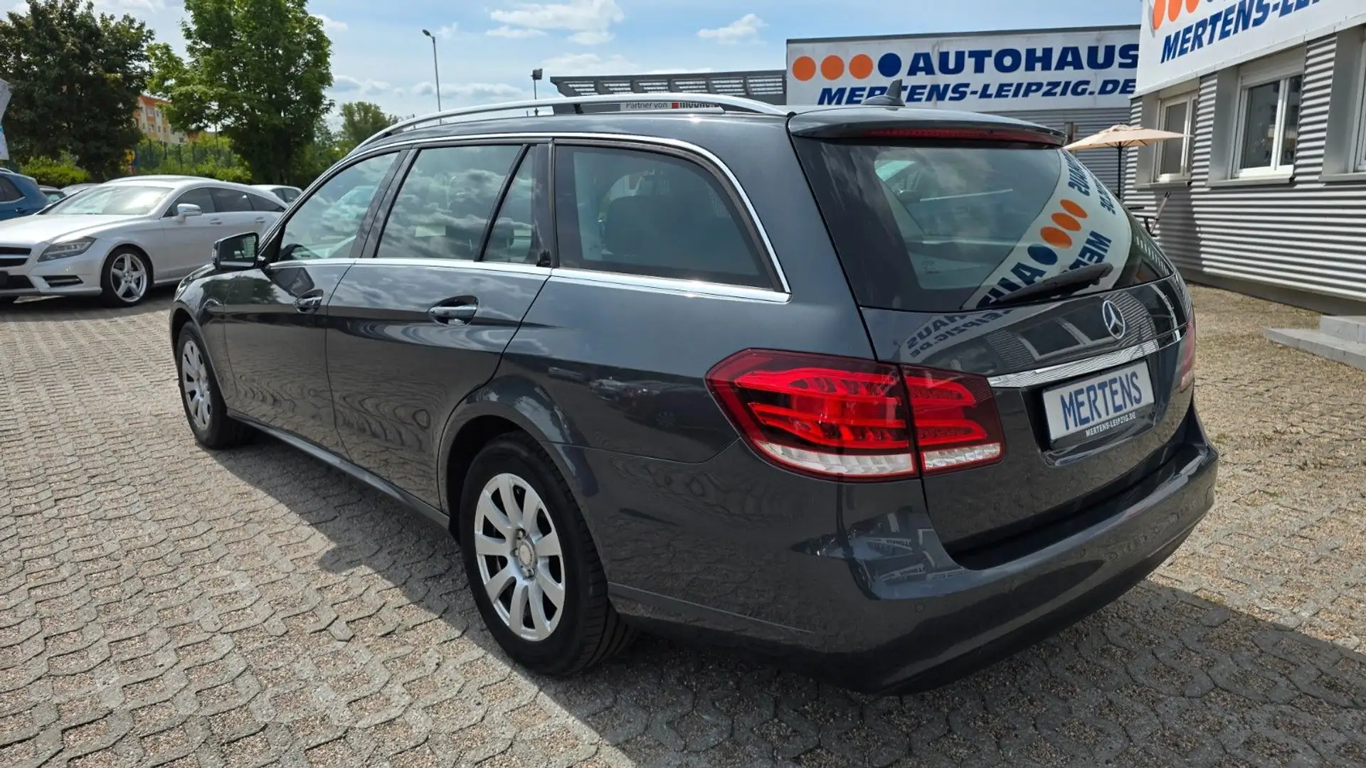 Mercedes-Benz E 220 T LED Comand SHZ PDC 360° Gewerbe Grau - 2
