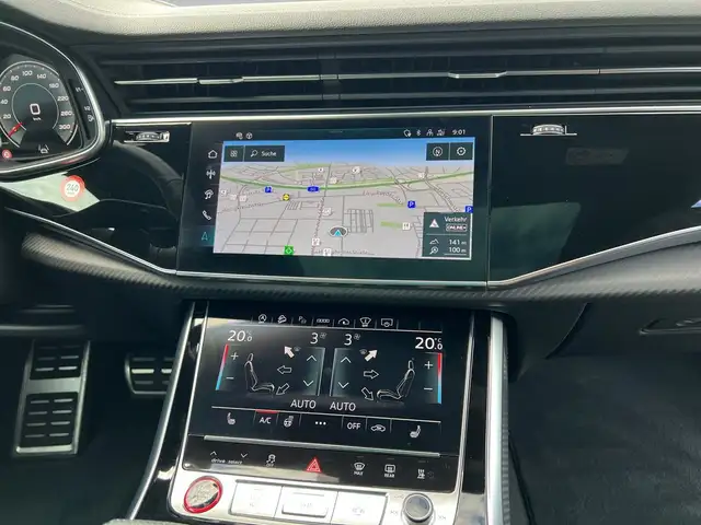 Audi SQ8 view 11