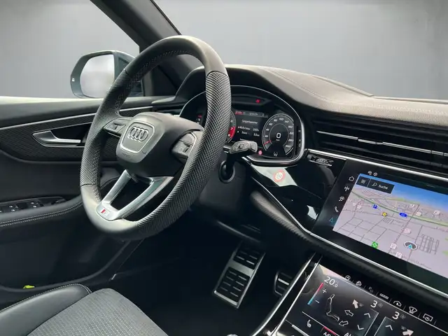 Audi SQ8 view 8