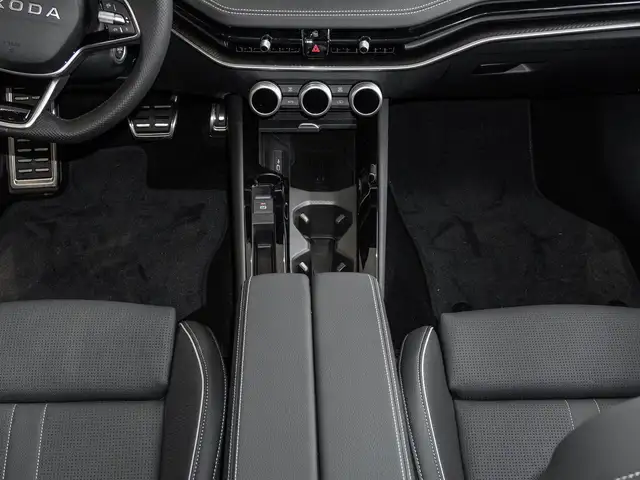 Skoda Superb view 10