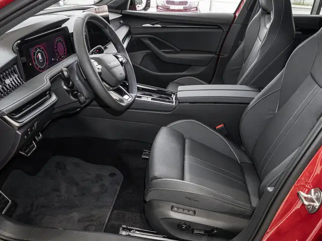 Skoda Superb view 11