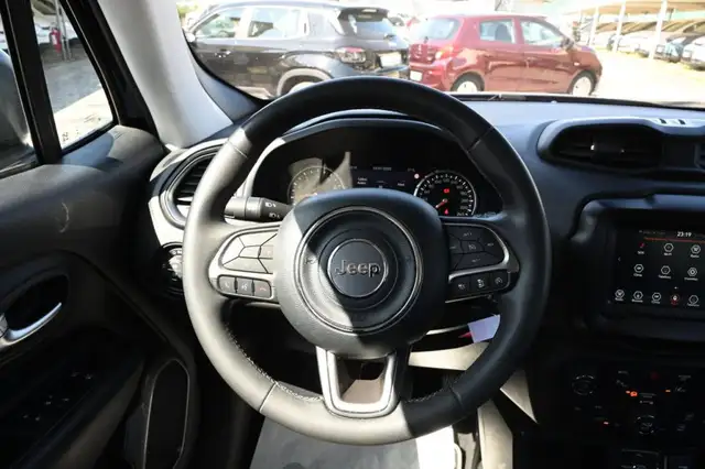 Jeep Renegade view 16