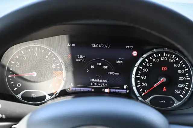 Jeep Renegade view 17
