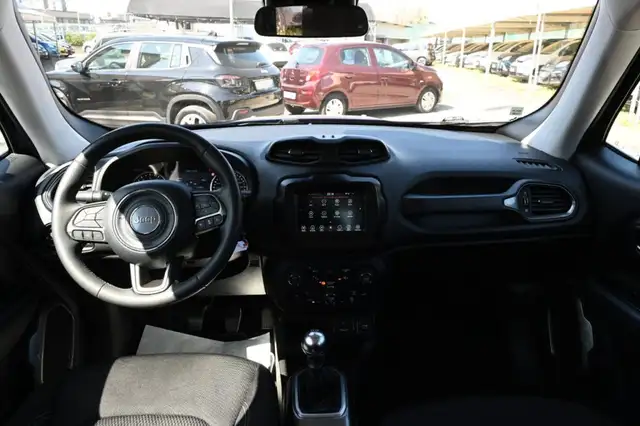 Jeep Renegade view 11