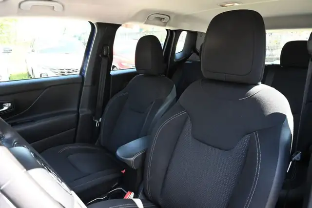 Jeep Renegade view 14