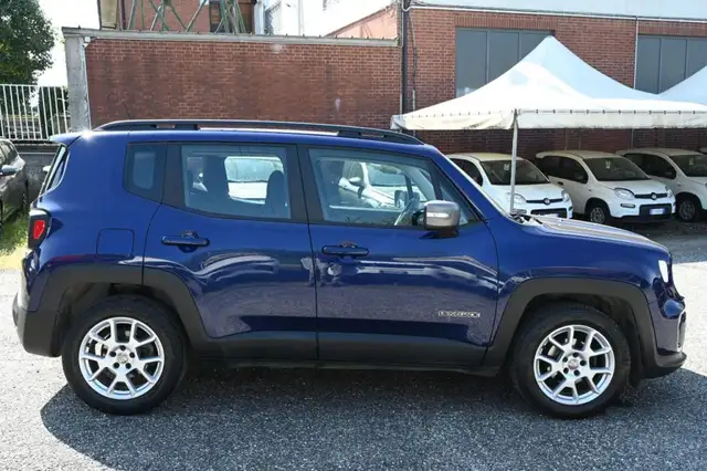Jeep Renegade view 4