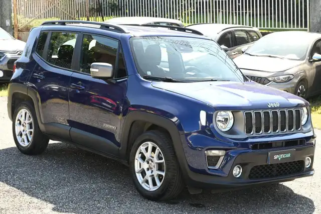 Jeep Renegade view 3