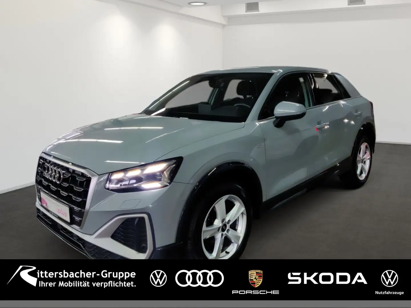 Audi Q2 30 TDI s-line Matrix Fahren+ParkenPaket Grijs - 1