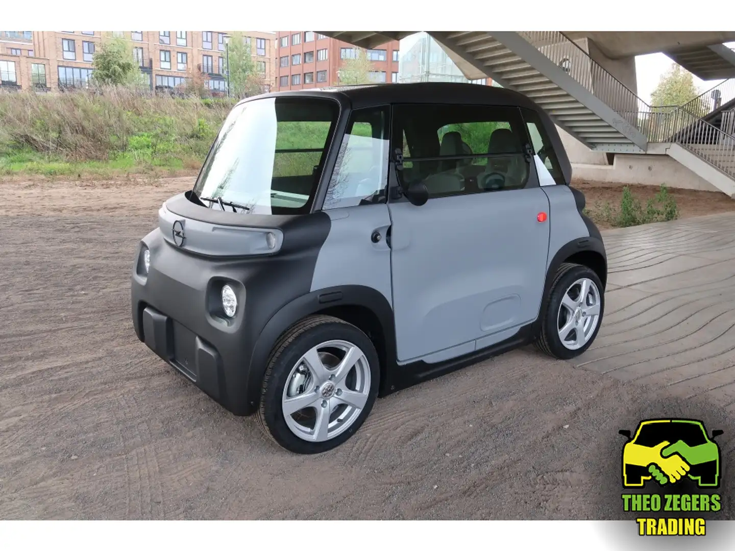 Opel Rocks-e Rocks-E met 15" lichtmetalen velgen (Indien gewens Grau - 1