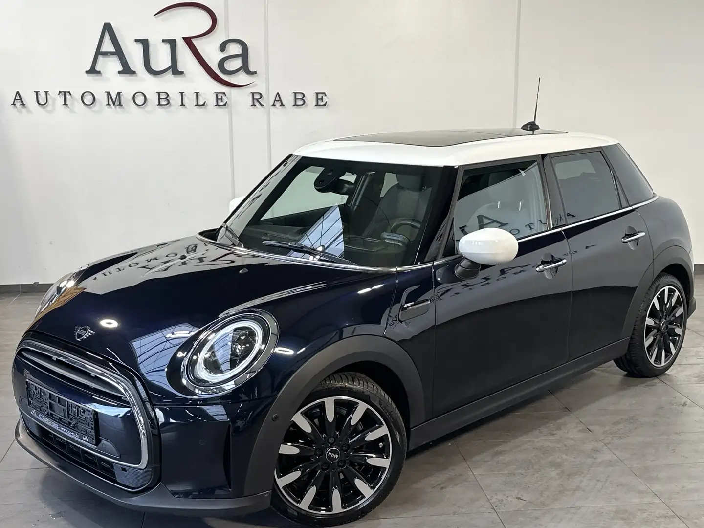 MINI Cooper 5-Türer Classic Trim NAV+LED+PANO+KAM+ACC Schwarz - 2