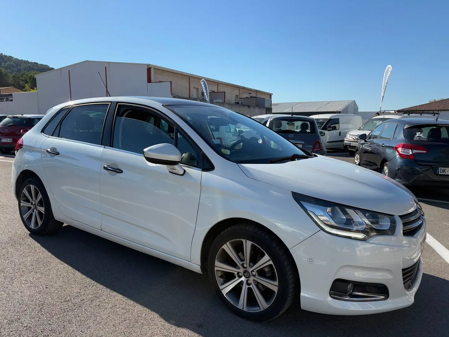Citroen C4 II BlueHDi 120ch Shine S\u0026amp;S EAT6 Blanc - 2