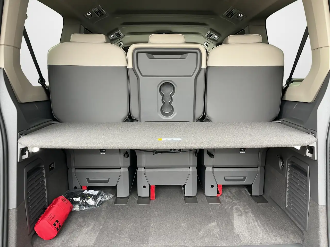 Volkswagen T7 Multivan 2.0 TDI DSG Style lang 12
