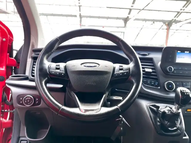 Ford Transit Custom view 10