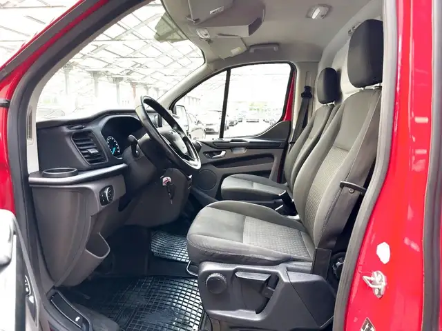 Ford Transit Custom view 8