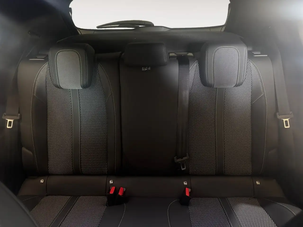 Peugeot 2008 Hybrid 145cv e-DCS6 GT auto 11
