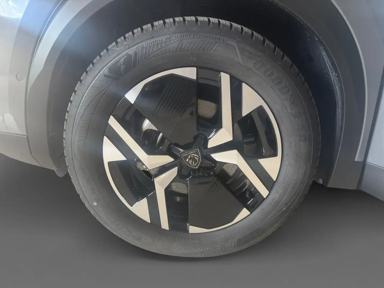 Peugeot 2008 Hybrid 145cv e-DCS6 GT auto 14