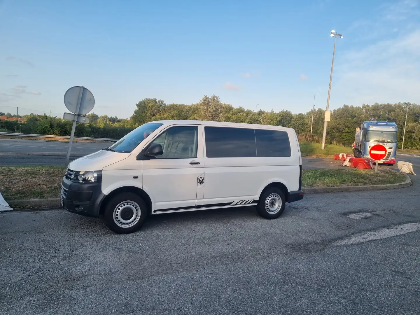 Volkswagen Transporter - 2