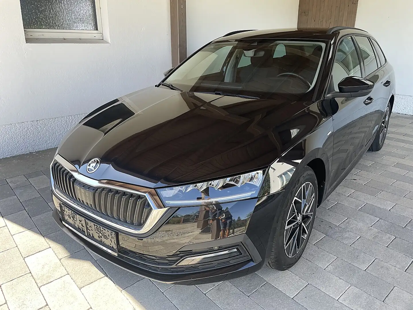 Skoda Octavia Combi 2,0 TDI DSG-LED-NAVI-RFK-ACC-LANE-VIRTUAL... Schwarz - 2