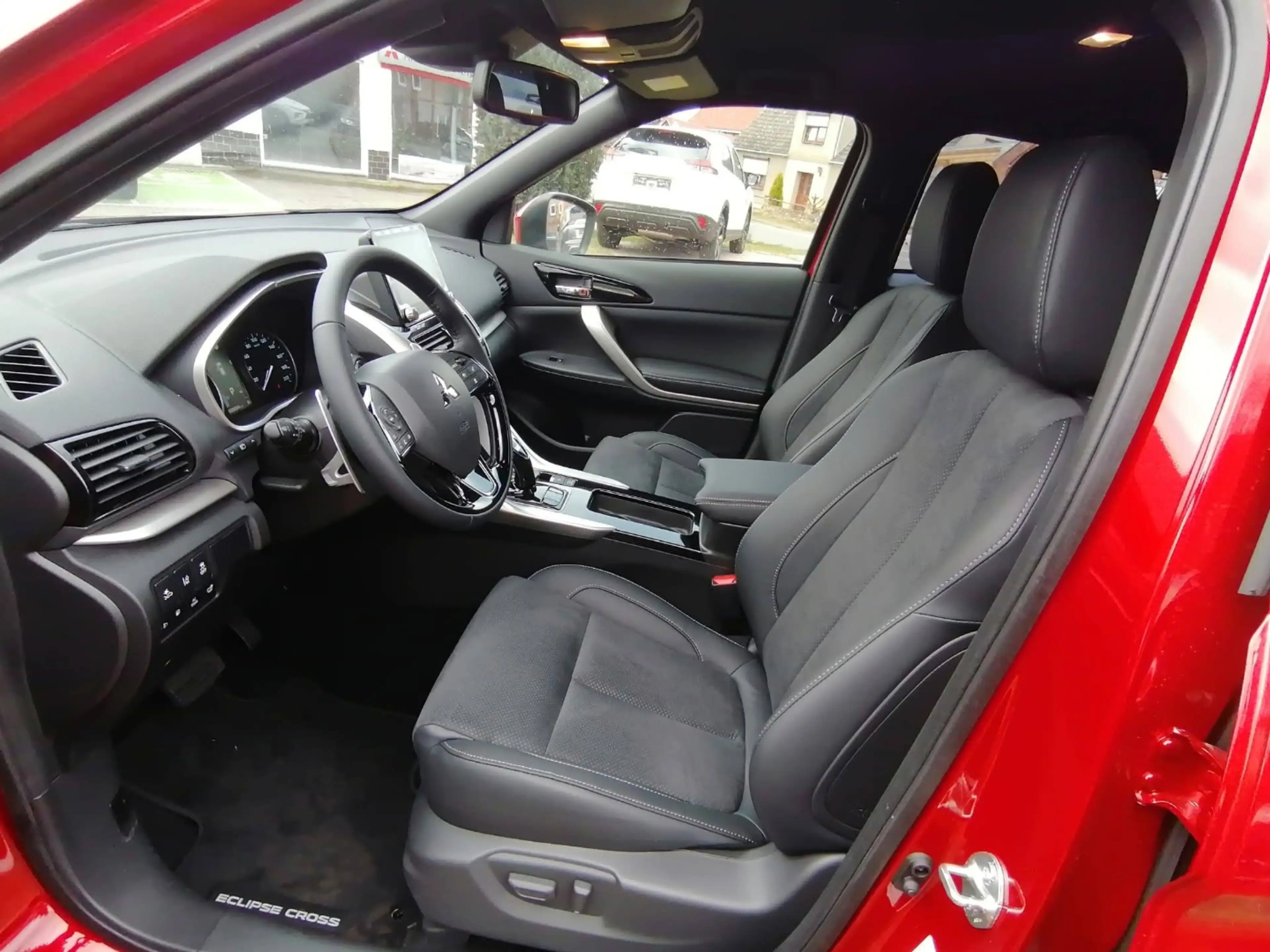 Mitsubishi Eclipse Cross PHEV PLUS mit Select -Paket — photo 7