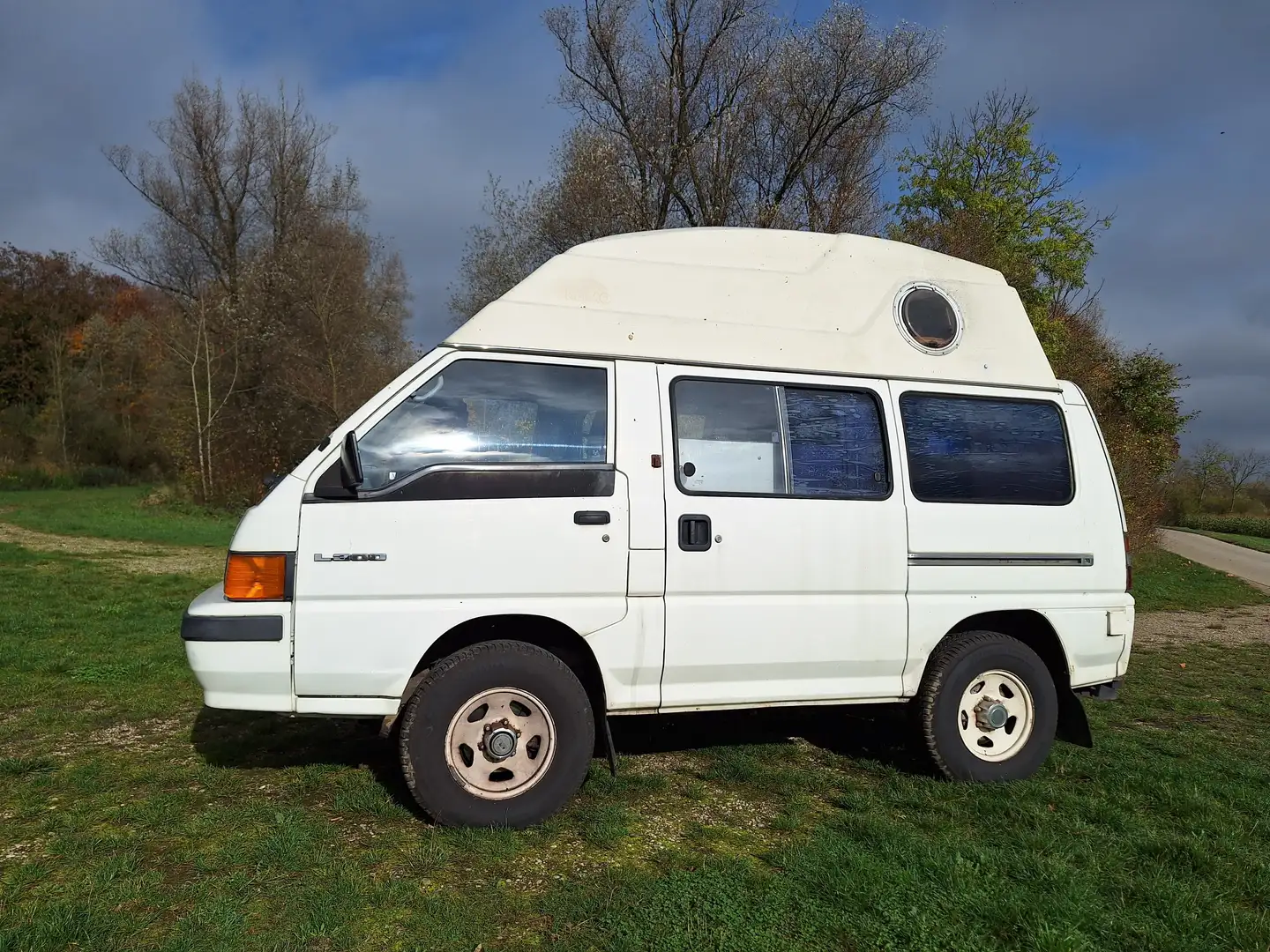Mitsubishi L300 L 300 4WD - 1