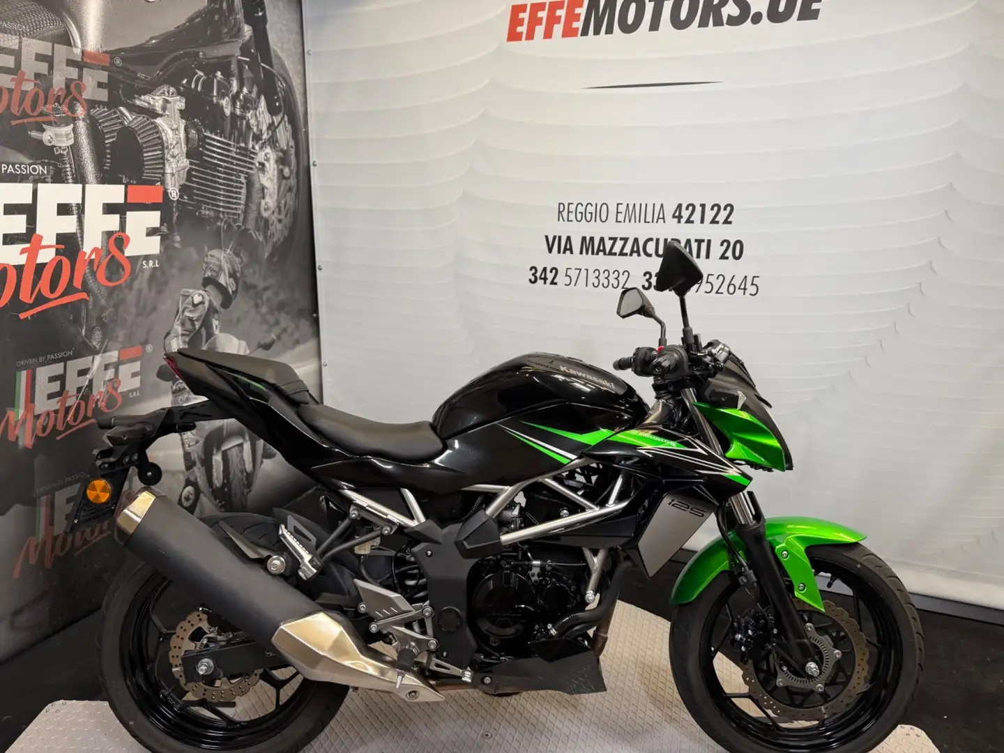 Kawasaki Z 125 Verde - 1