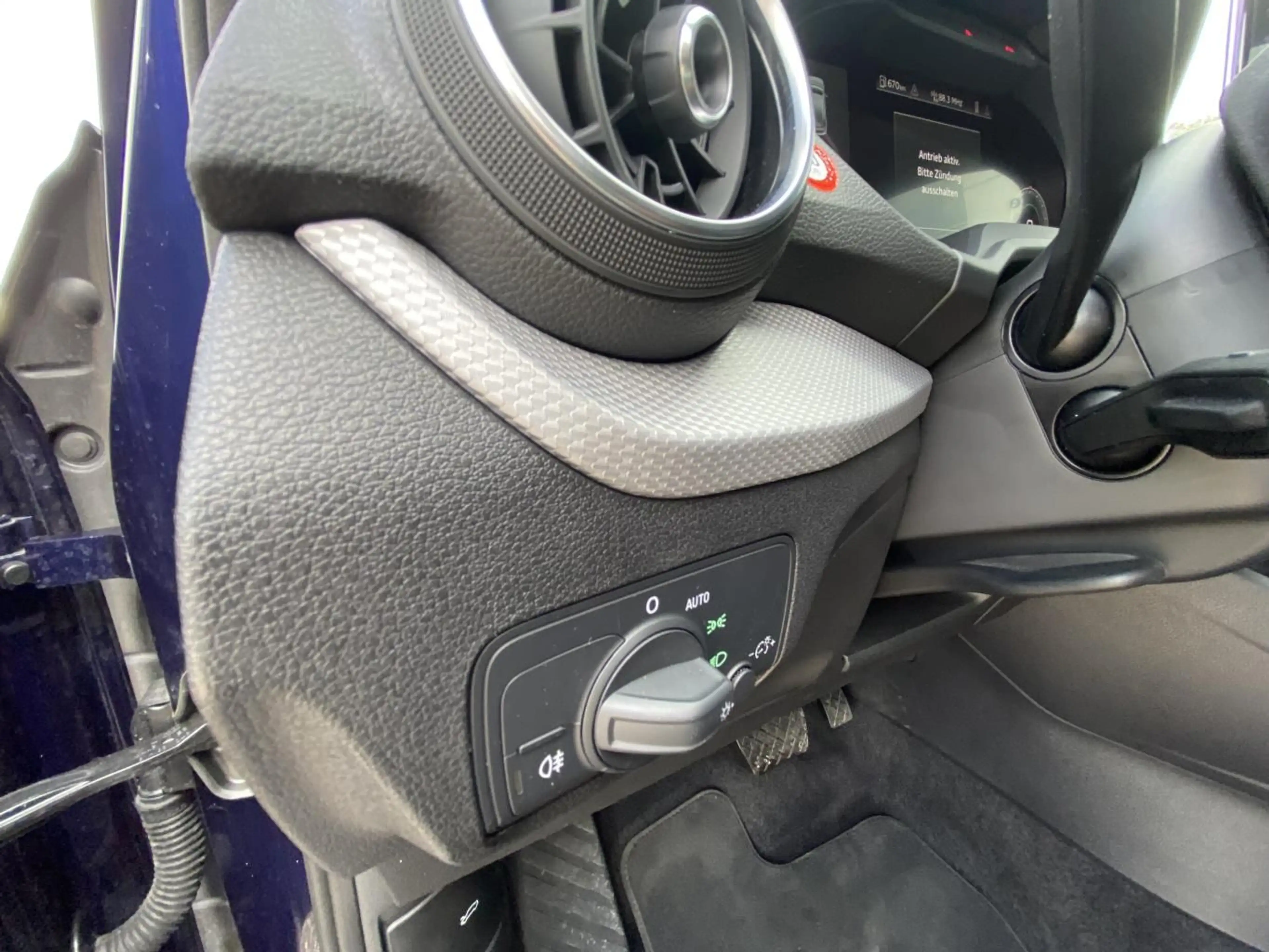 Audi Q2 35 1.5 TSI S-tronic advanced NAVI+AHK+VIRTUAL — photo 10