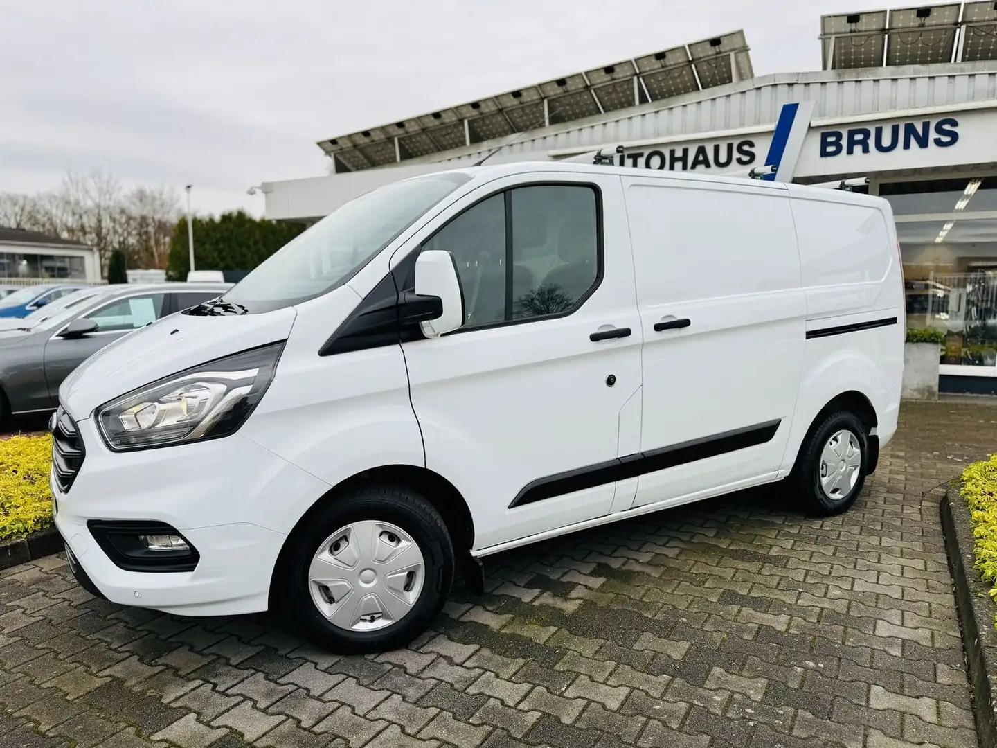 Ford Transit Custom 300 L1 H1 TREND, 2x Schiebetür, AHK, Regal, PTS, Weiß - 2
