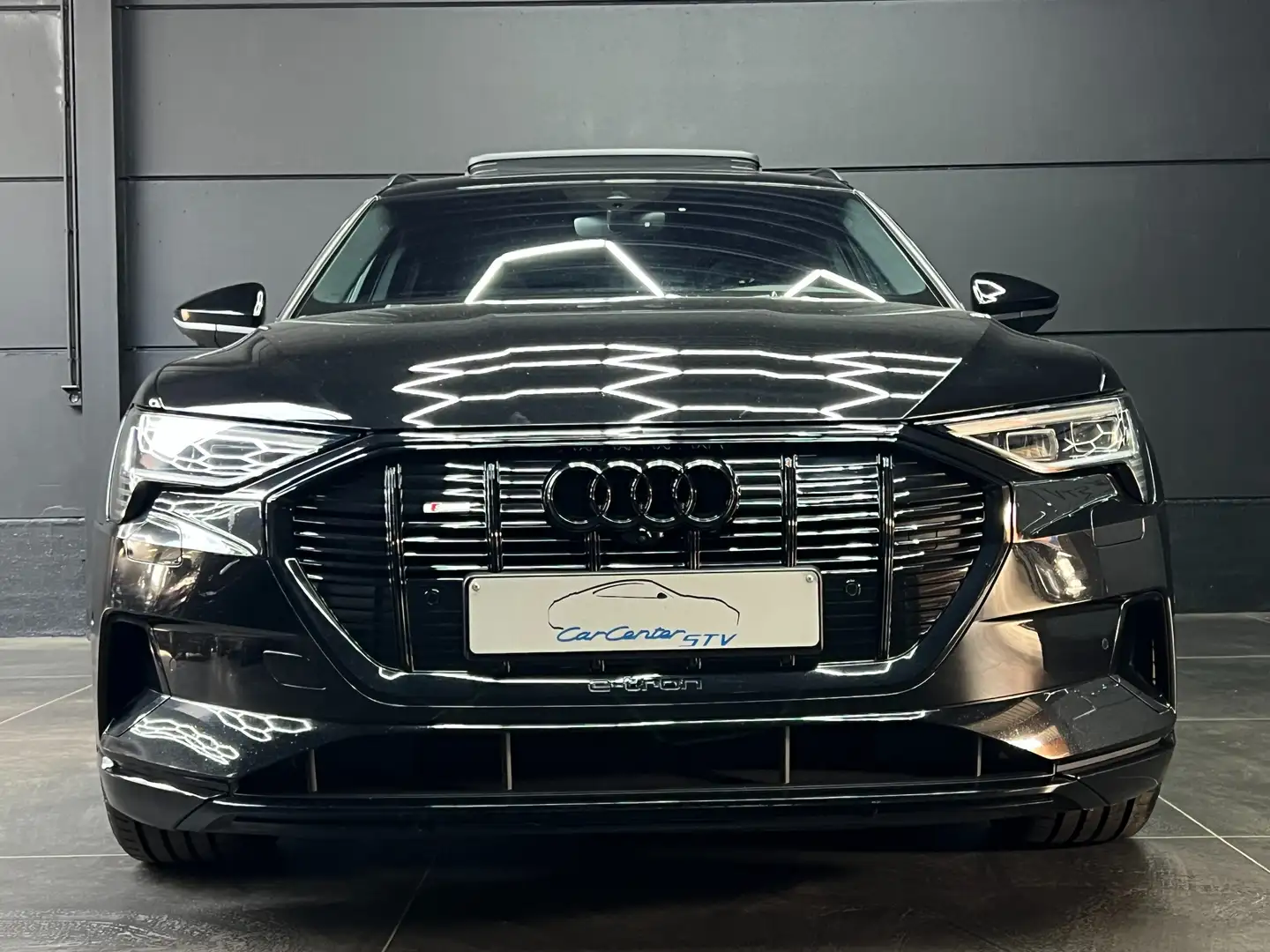 Audi e-tron 55 Quattro / S line / All Black / Pano / Trekhaak Schwarz - 2