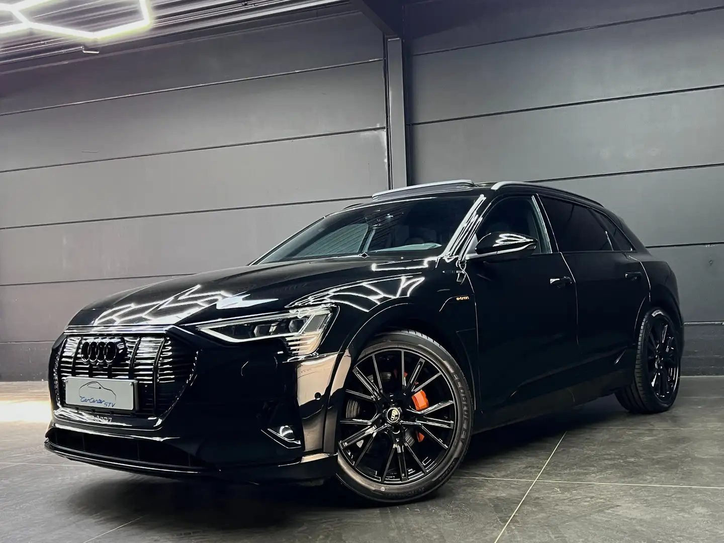 Audi e-tron 55 Quattro / S line / All Black / Pano / Trekhaak Schwarz - 1
