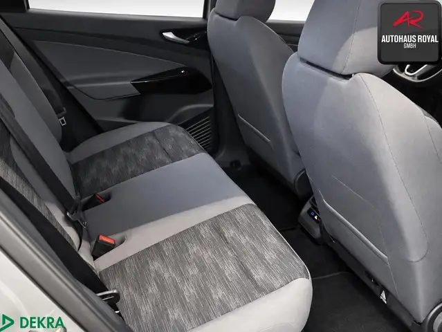 Volkswagen Id.5 view 5