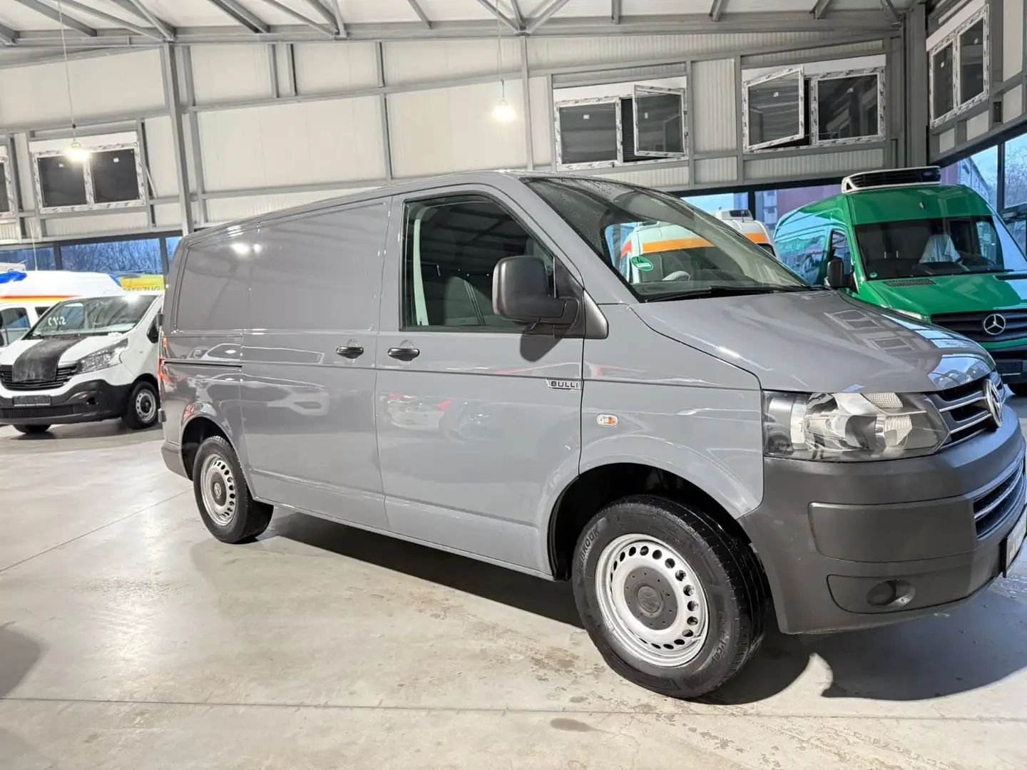 Volkswagen T5 Transporter Kasten*AHK*TEMPOMAT*TÜV NEU Gris - 1