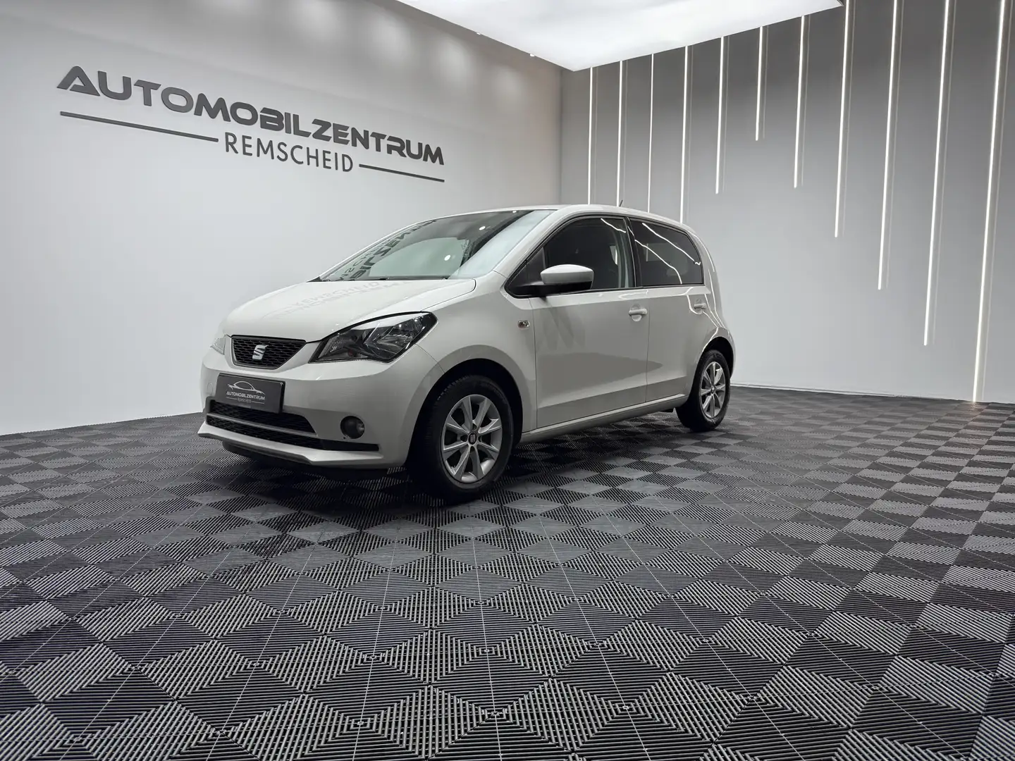 SEAT Mii Style*Automatik*AHK*Sitzheizung*Parksensor* - 2