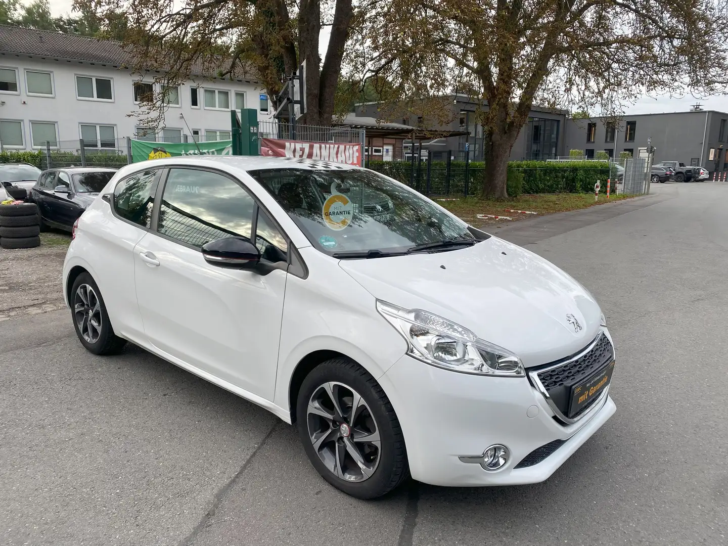 Peugeot 208 Active Blanc - 1