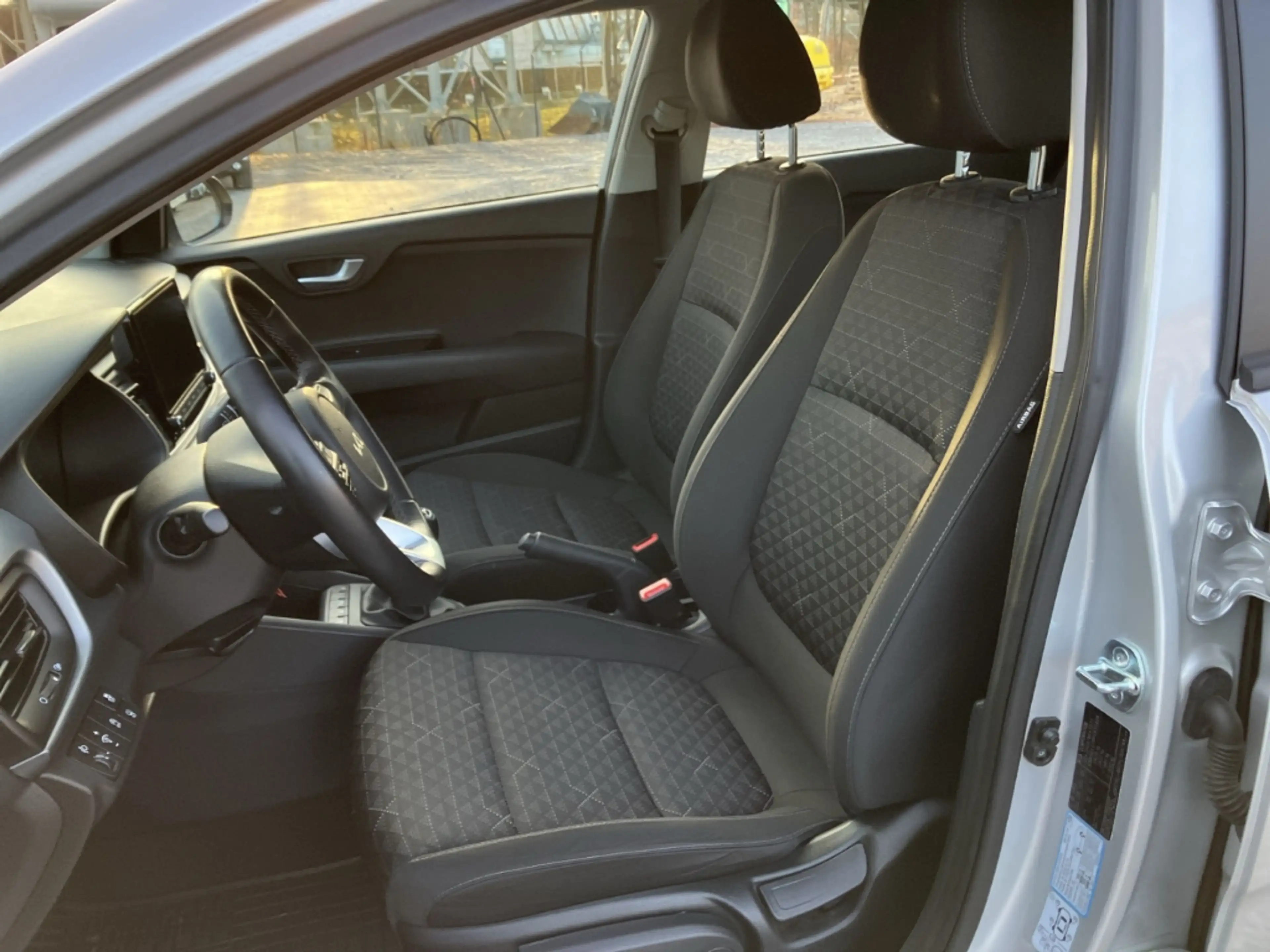 Kia Rio 1.0 T-GDI SPIRIT Spirit DAB+PDC+KLIMA+LHZ+SHZ+BT+Z — photo 9