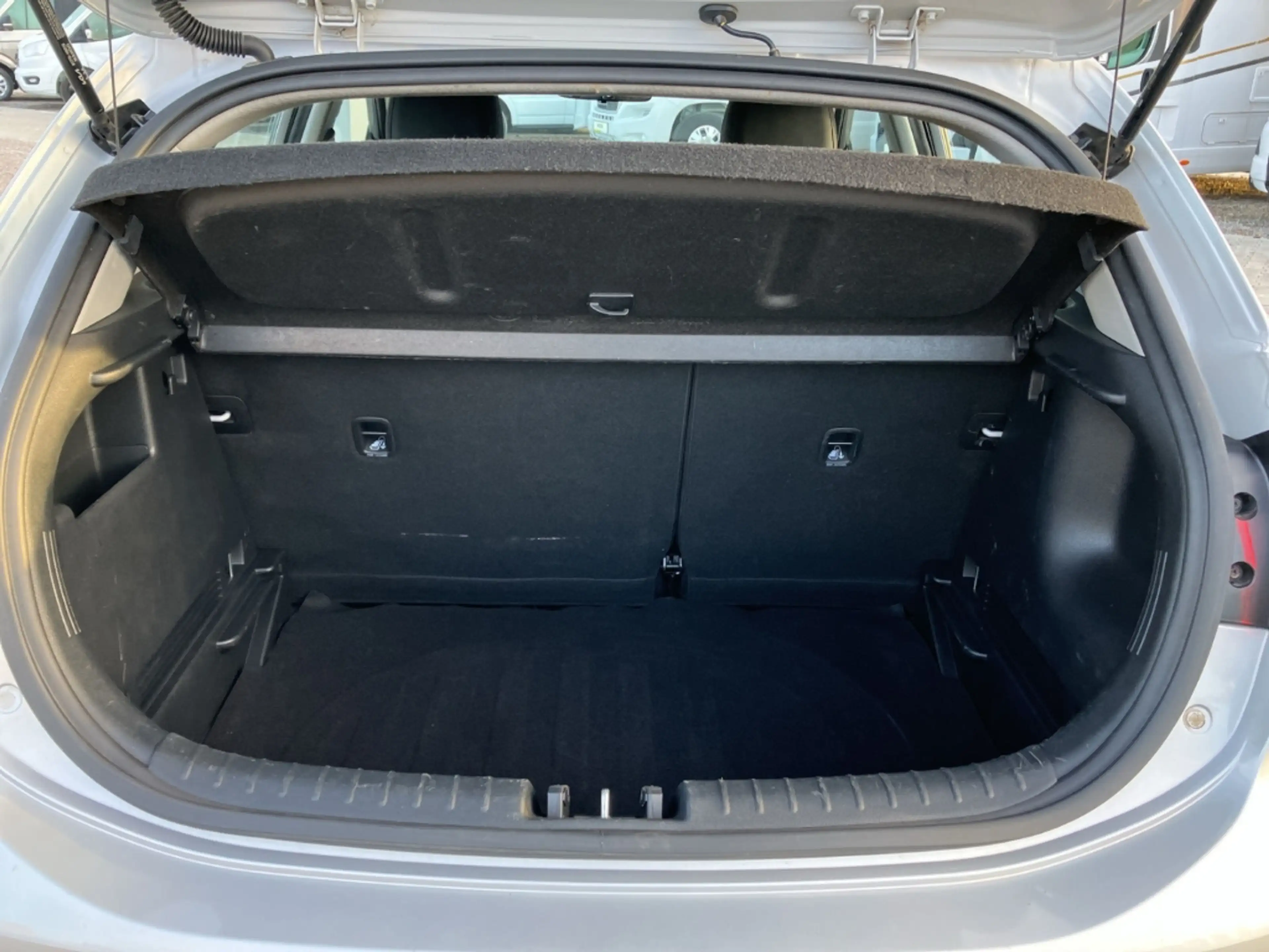Kia Rio 1.0 T-GDI SPIRIT Spirit DAB+PDC+KLIMA+LHZ+SHZ+BT+Z — photo 12