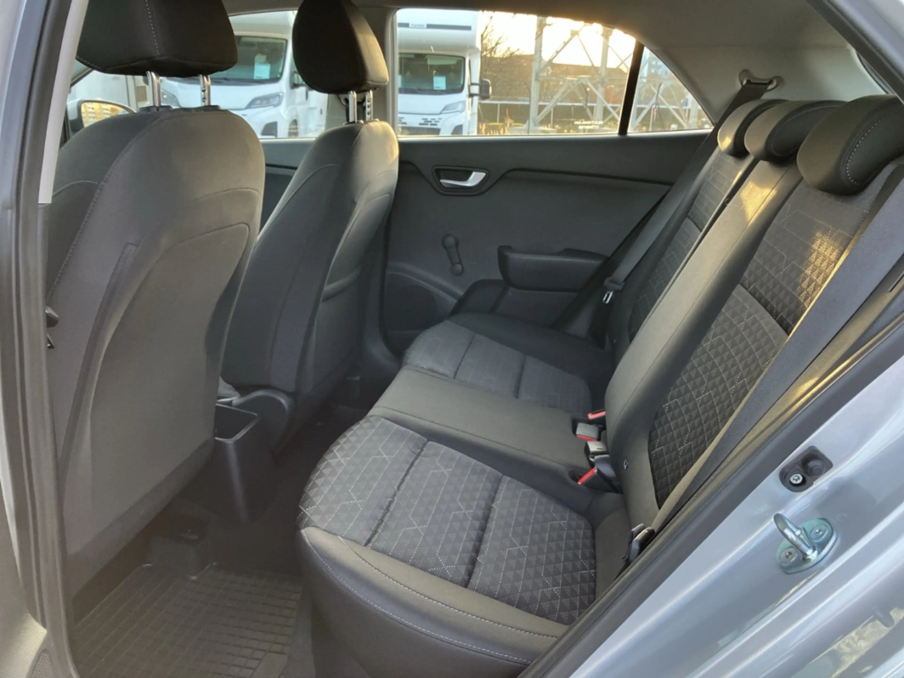 Kia Rio 1.0 T-GDI SPIRIT Spirit DAB+PDC+KLIMA+LHZ+SHZ+BT+Z — photo 11