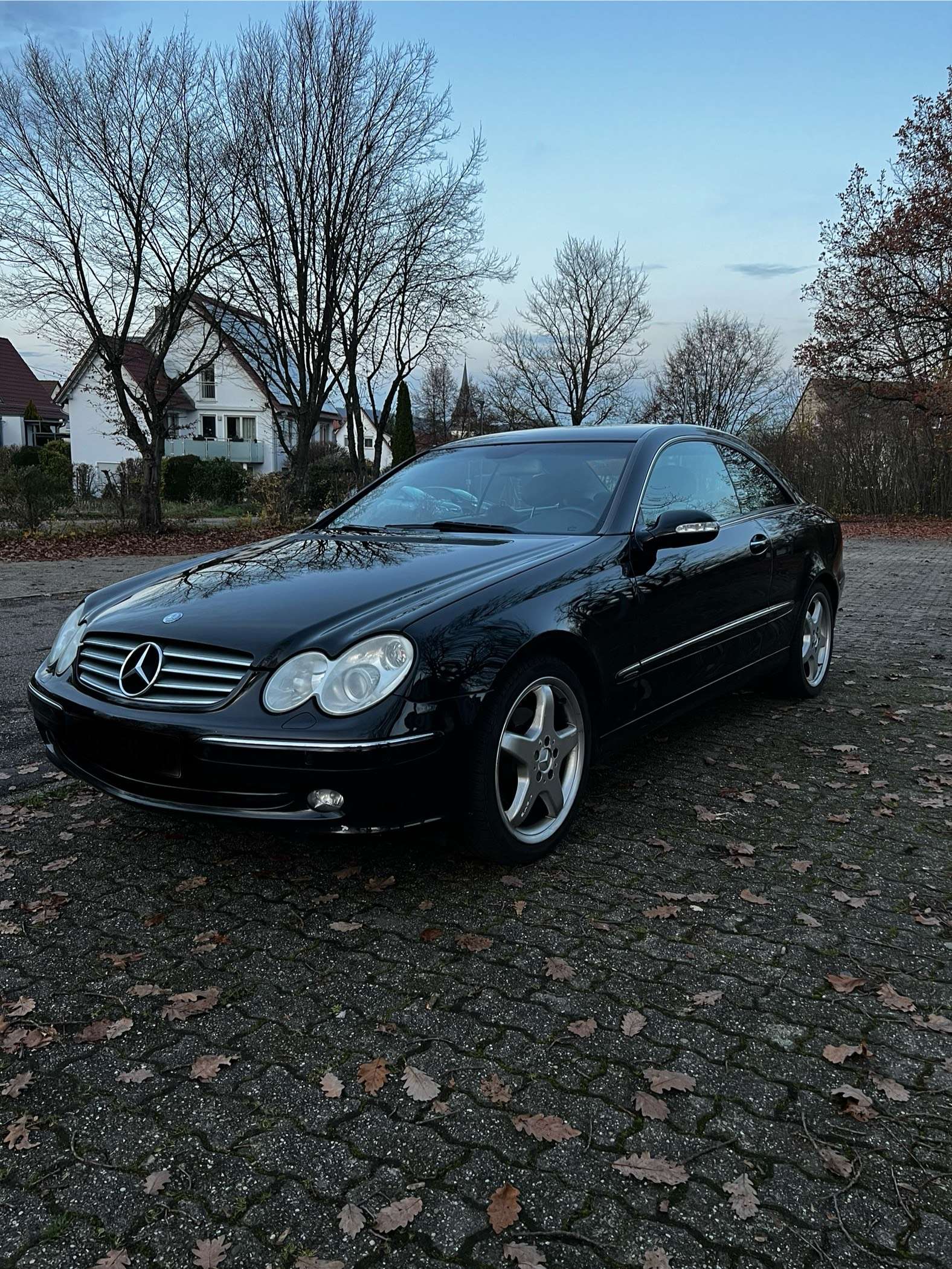 Second hand Mercedes Benz Clk-Class 320
