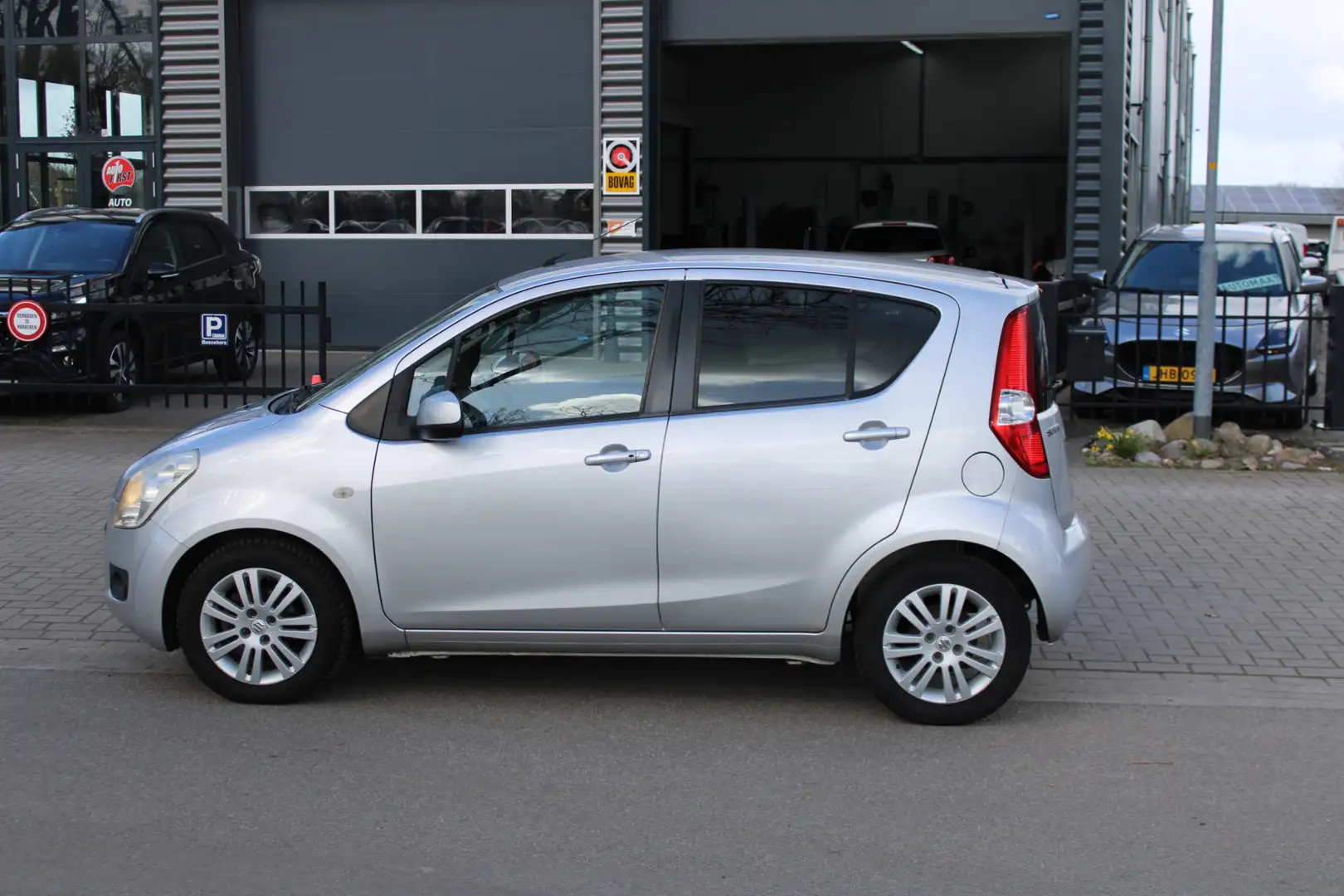Suzuki Splash 1.0 VVT Exclusive EASSS Gris - 2